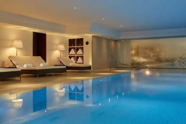 Majestic Apartments Champs Elysées - Havuz