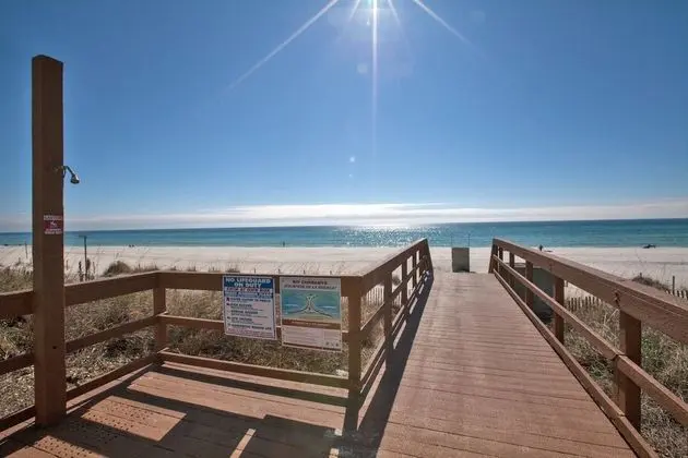 Majestic Beach Resort by Panhandle Getaways - Plaj