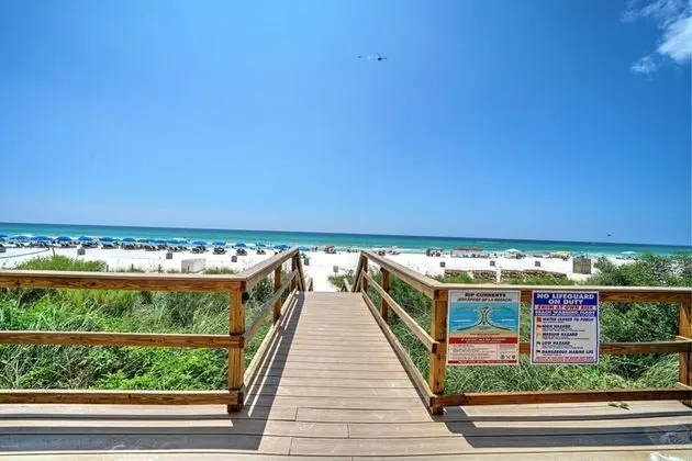 Majestic Beach Resort by Panhandle Getaways - Plaj