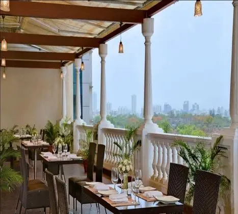 Majestic Court Sarovar Portico Navi Mumbai - Yerinde Yemek