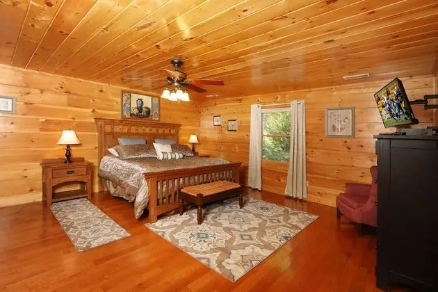 Majestic Manor - Five Bedroom Cabin - Oda