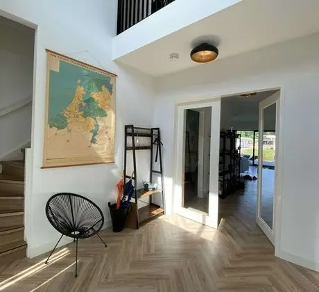 Majestic Villa in Zeewolde With Garden - Lobi