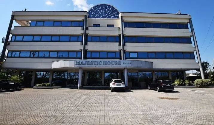 MajesticHouse Conference & Restaurant - Dış Mekan