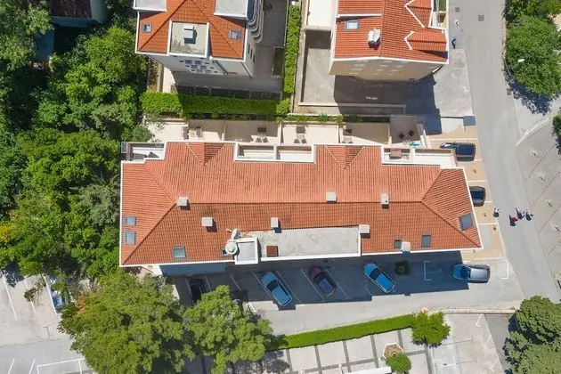 Makarska Beach Apartments Mara