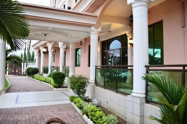 Hotel Makepe Palace