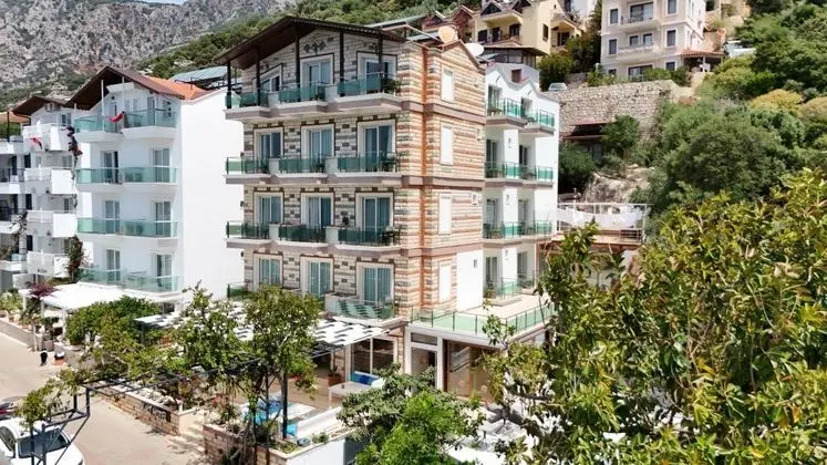 Maki Hotel