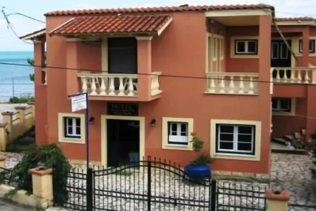 Makris Apartments - Dış Mekan