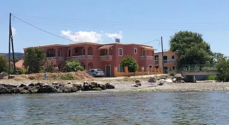 Makris Apartments - Plaj