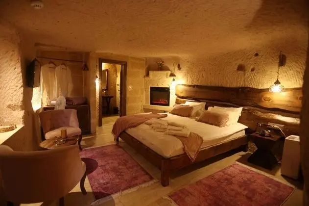 Maks Cave House