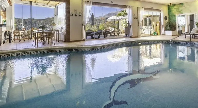 Malaga Hills, Adults Only boutique, wellness & hiking Eco-Hotel - Havuz
