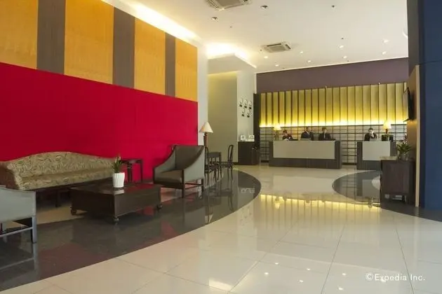 The Malayan Plaza - Lobi