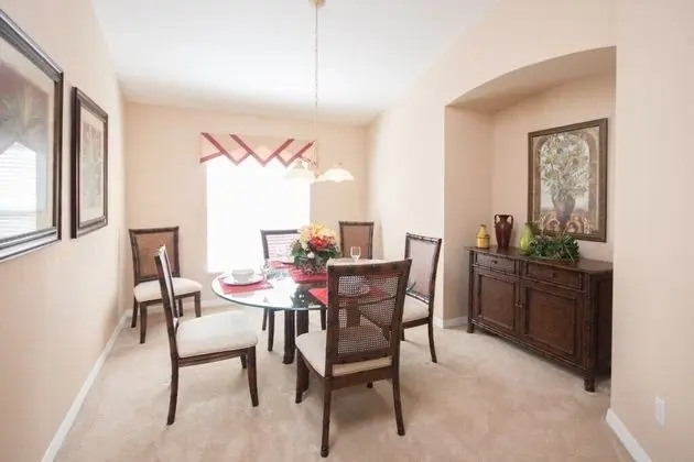 Malcom's West Haven 4 Bedroom Home by Redawning - Yerinde Yemek