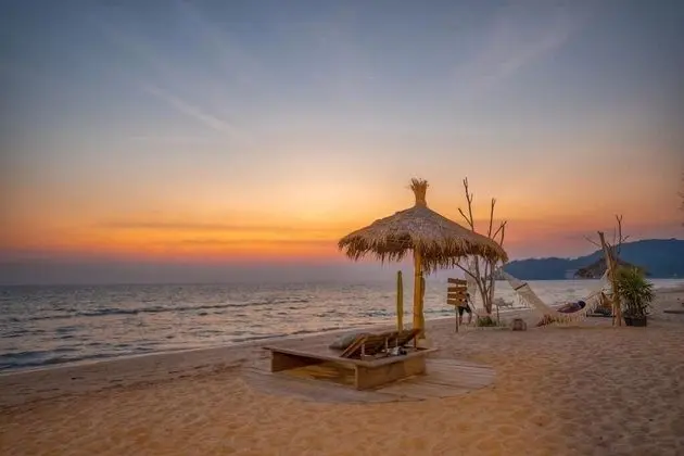 Maldives Beach Resort - Plaj