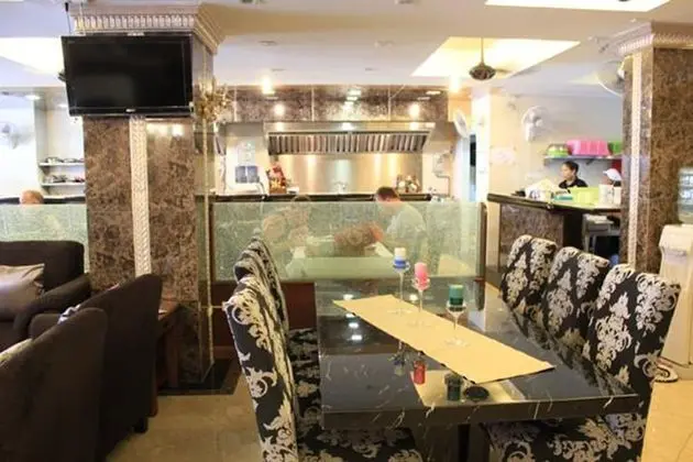 Maleez Lodge Hotel and Restaurant - Yerinde Yemek