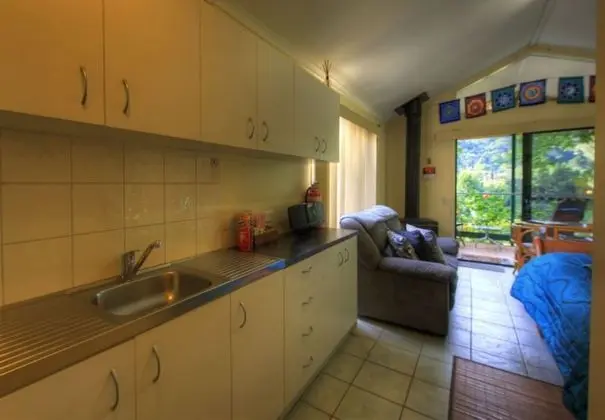 Maleny Tropical Retreat Balinese B&B - Mutfak