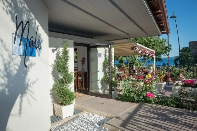 Malì Guest House & Terrace Bar - Dış Mekan