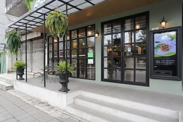 Mali at Wongsawang Boutique Hotel