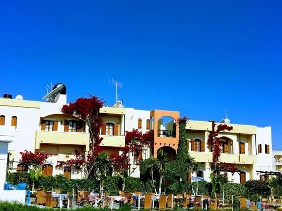 Malia Studios and Apartments Hotel - Dış Mekan