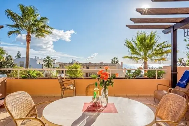 Malibu 6 -lux. 2BR Sea View Condo in Club la Costa