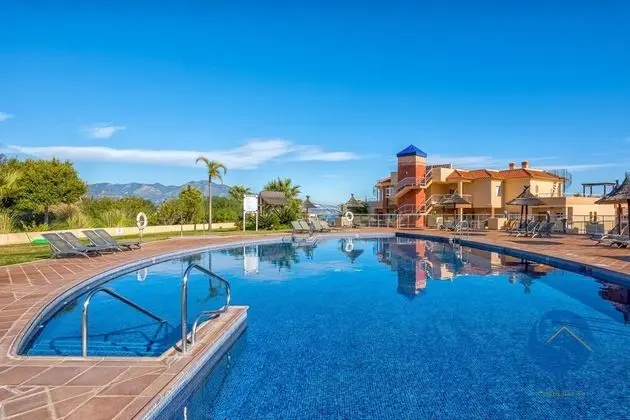 Malibu 6 -lux. 2BR Sea View Condo in Club la Costa - Havuz