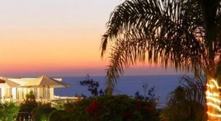 Malibu Country Inn