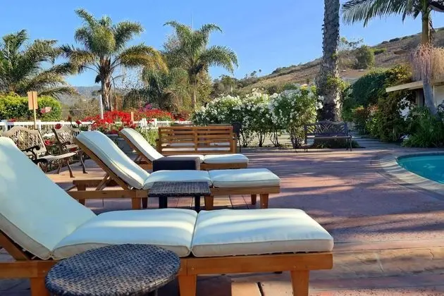 Malibu Country Inn - Havuz