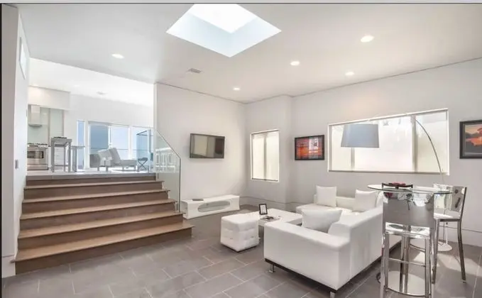 Malibu Ocean Front Villa - Oda Düzeni