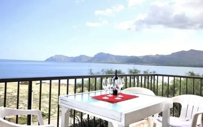 Mallorca Beach front line house 6 pers
