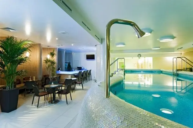Mamaison All-Suites Spa Hotel Pokrovka - Havuz