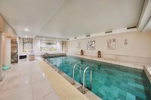 Mamaison Le Regina Boutique Hotel - Havuz