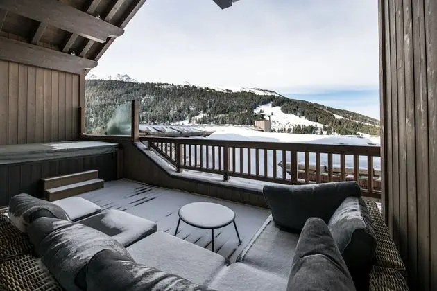 Mammoth Lodge by Alpine Residences