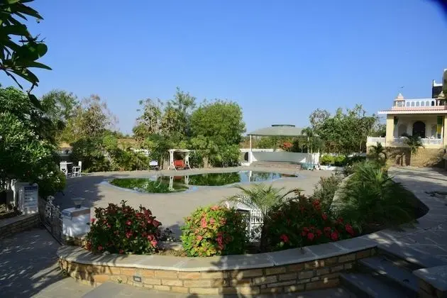 Man Singh Hotel and Resorts - Havuz
