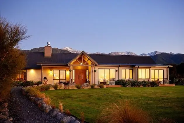 Manakau Lodge