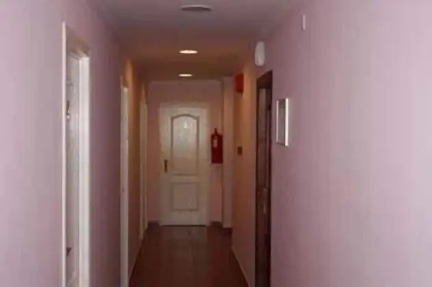 Hotel Manantiales - İç Mekan