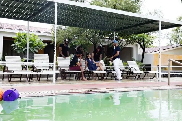 Manas Lifestyle Resort Igatpuri - Havuz