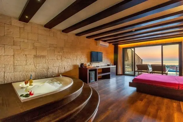 Manaspark Deluxe Hotel - Oda