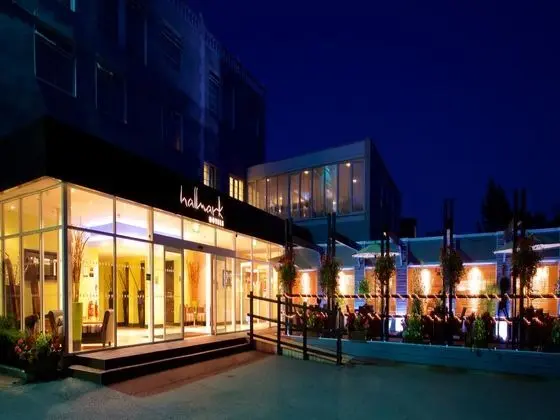 Manchester Airport BW Signature Collection