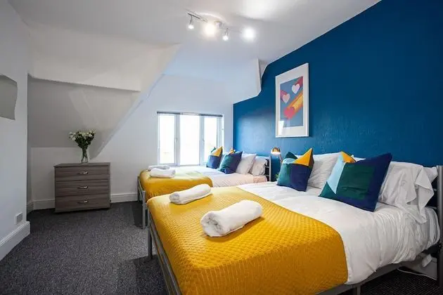 The Manchester Pad - Sleeps 12