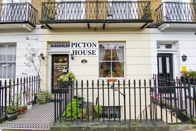 Mandalay Picton House Hotel