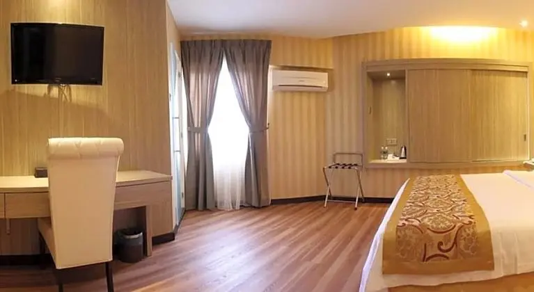 MANDARIN HOTEL