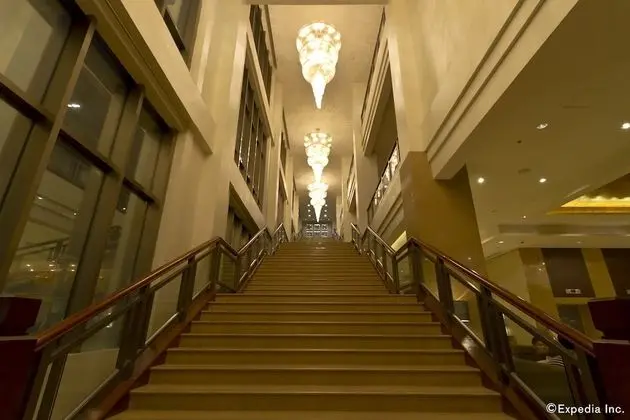 Mandarin Plaza Hotel - Lobi