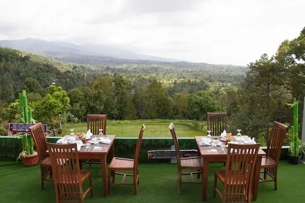 Mandhasativa Homestay