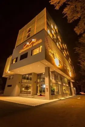 MANDURAH HOTEL