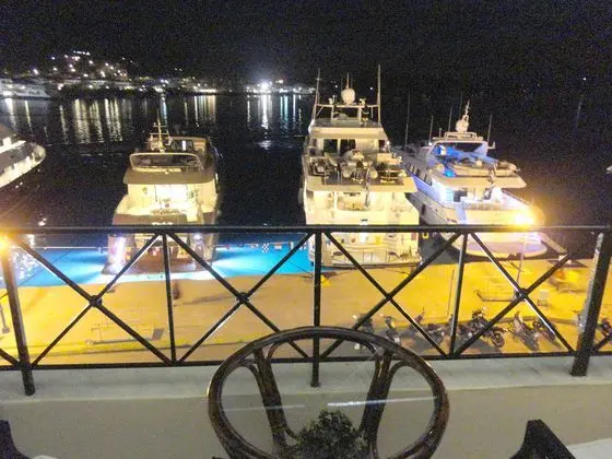 Manessi Hotel