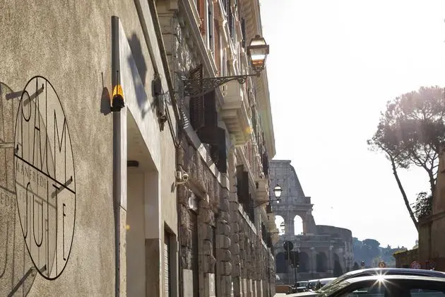 Manfredi Palm Suites