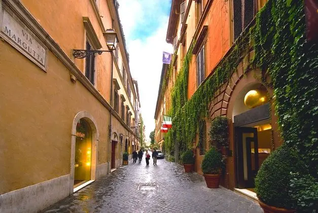 Hotel Manfredi Suite In Rome