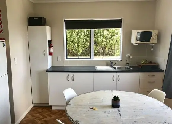 Mangawhai Retreat Apartments - Mutfak