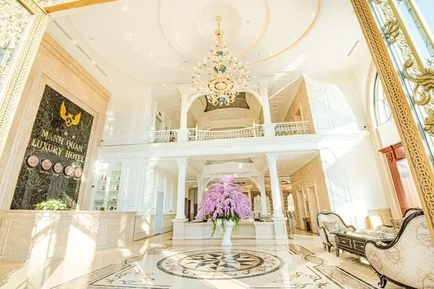 Manh Quan Luxury Hotel - Lobi