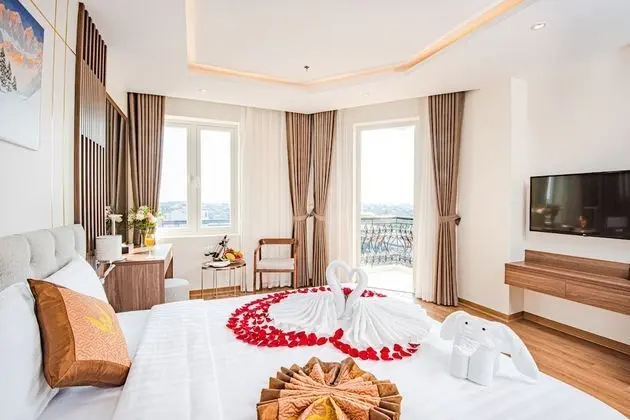Manh Quan Luxury Hotel - Oda
