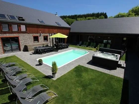 Villa in Manhay With Heated Outdoor Swimming Pool and Sauna - Havuz